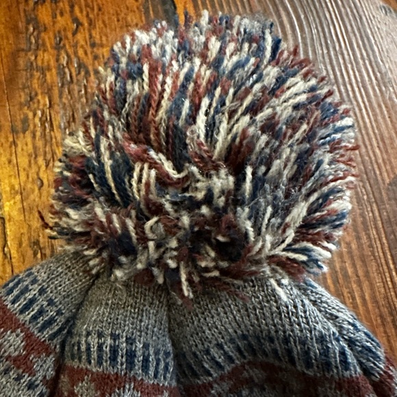 Etnies - Mens Grey Puff Ball Beanie - Picture 3 of 4